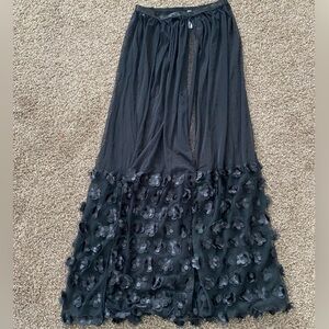 Chic Black Floral Maxi Skirt